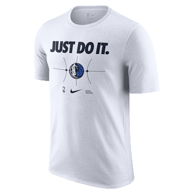 Dallas Mavericks Essential Men's Nike NBA T-Shirt. Nike.com